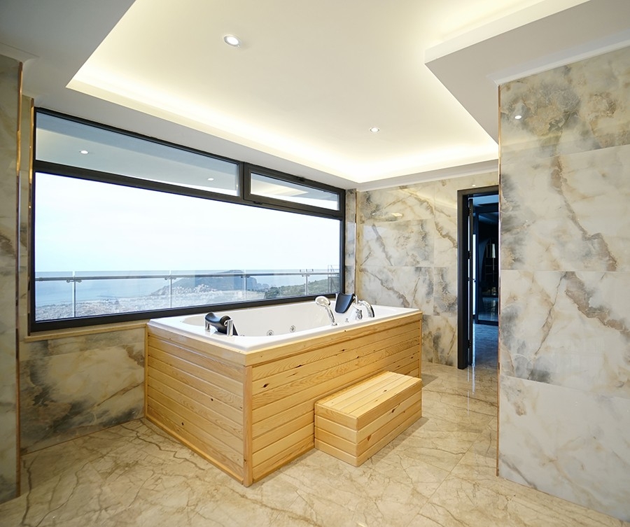 Luksus 6+1 Villa med Hav- og Slotsudsigt, Alanya