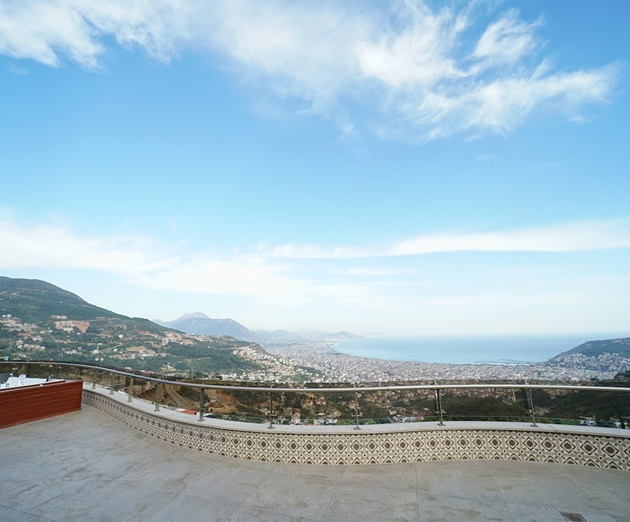 Luksus 6+1 Villa med Hav- og Slotsudsigt, Alanya