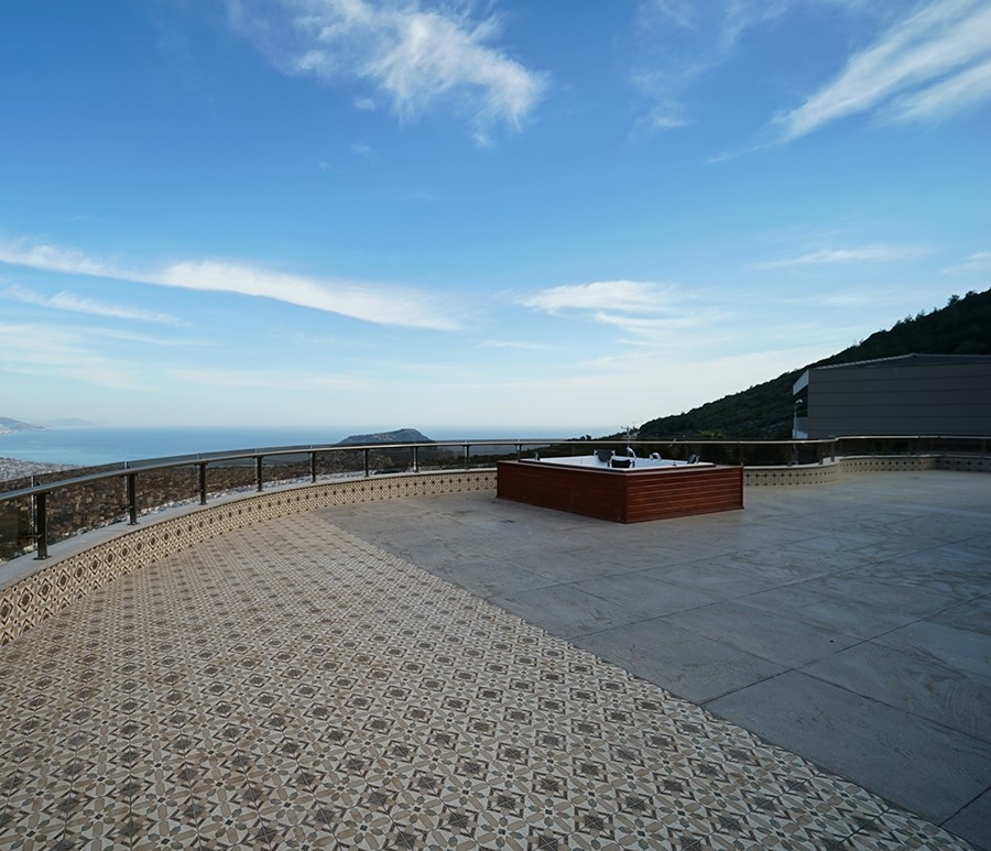 Luksus 6+1 Villa med Hav- og Slotsudsigt, Alanya