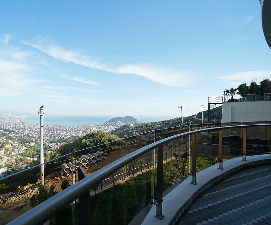 Luksus 6+1 Villa med Hav- og Slotsudsigt, Alanya