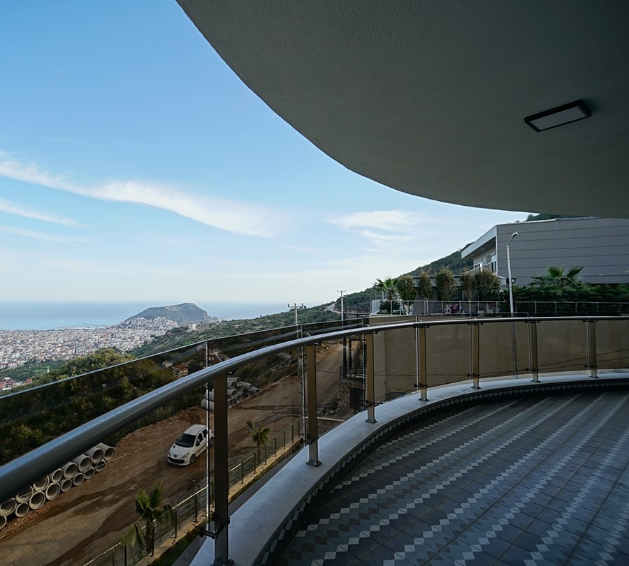 Luksus 6+1 Villa med Hav- og Slotsudsigt, Alanya
