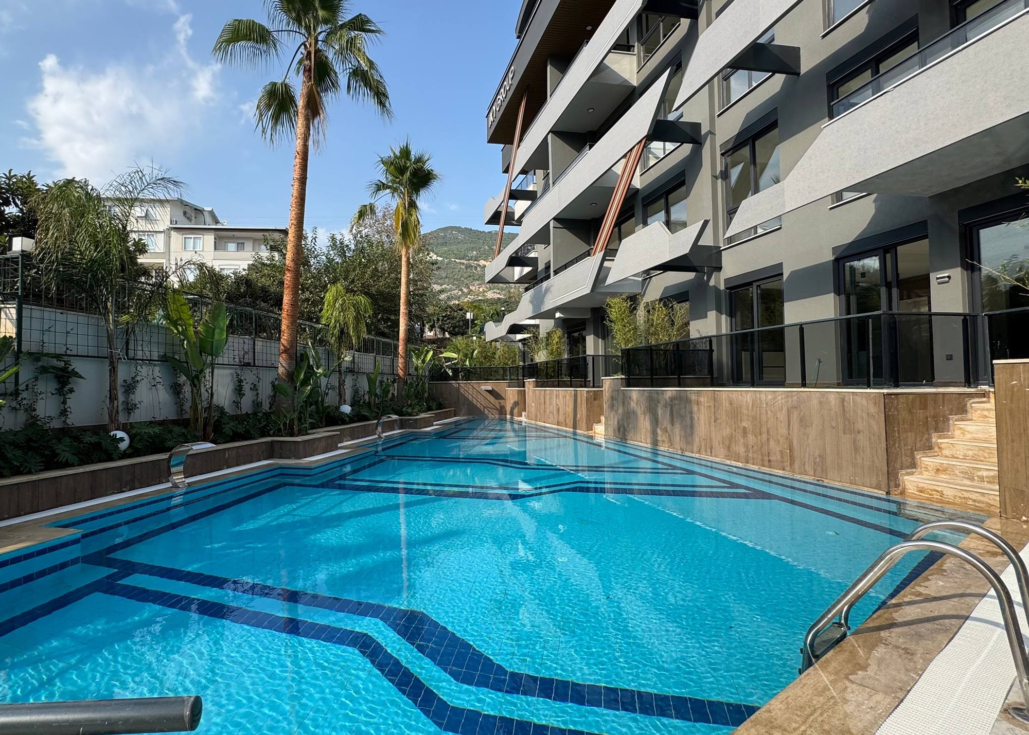 Ylellinen 2+1 huoneisto meri- ja vuorinäköalalla Alanyassa