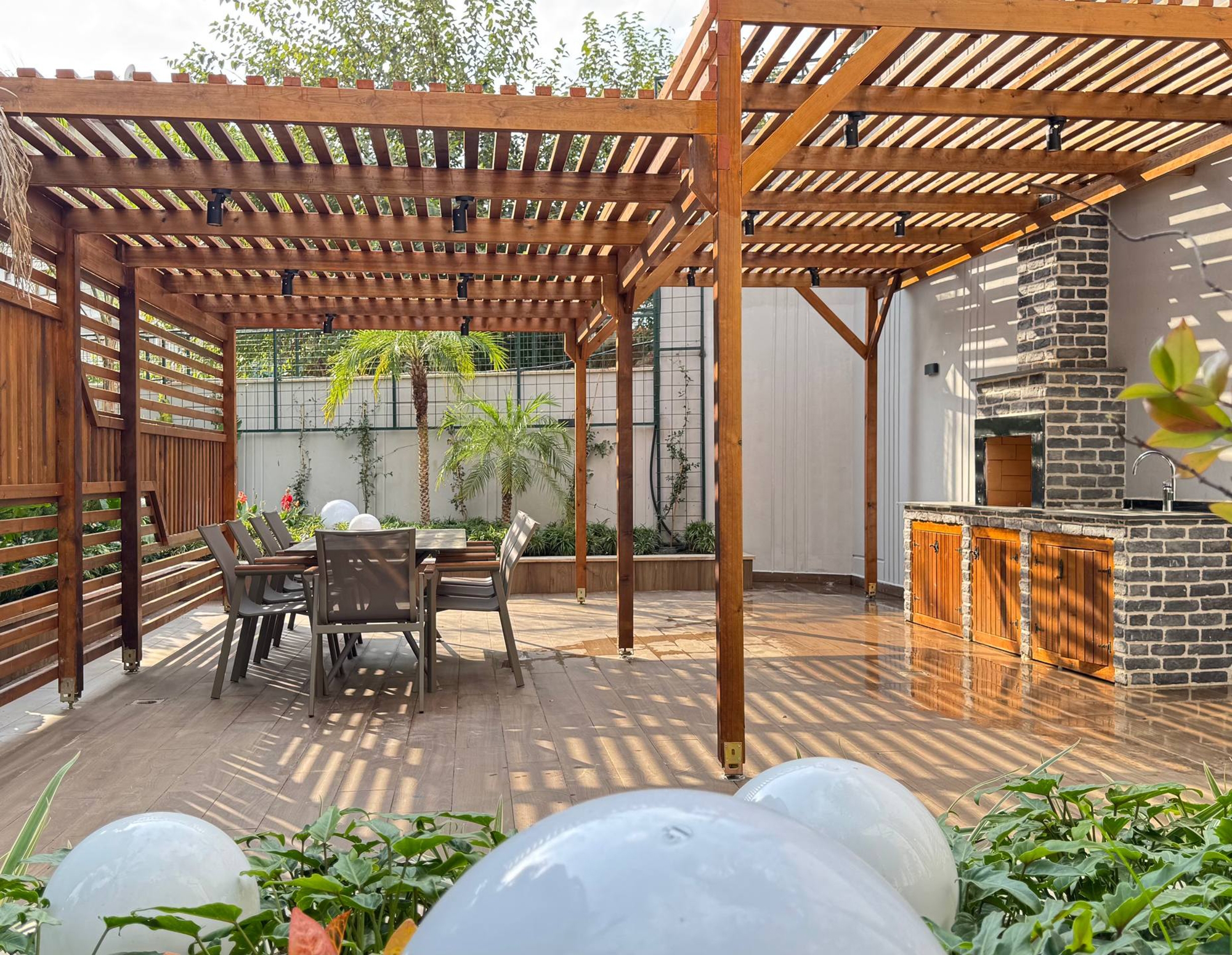 Ylellinen 2+1 huoneisto meri- ja vuorinäköalalla Alanyassa