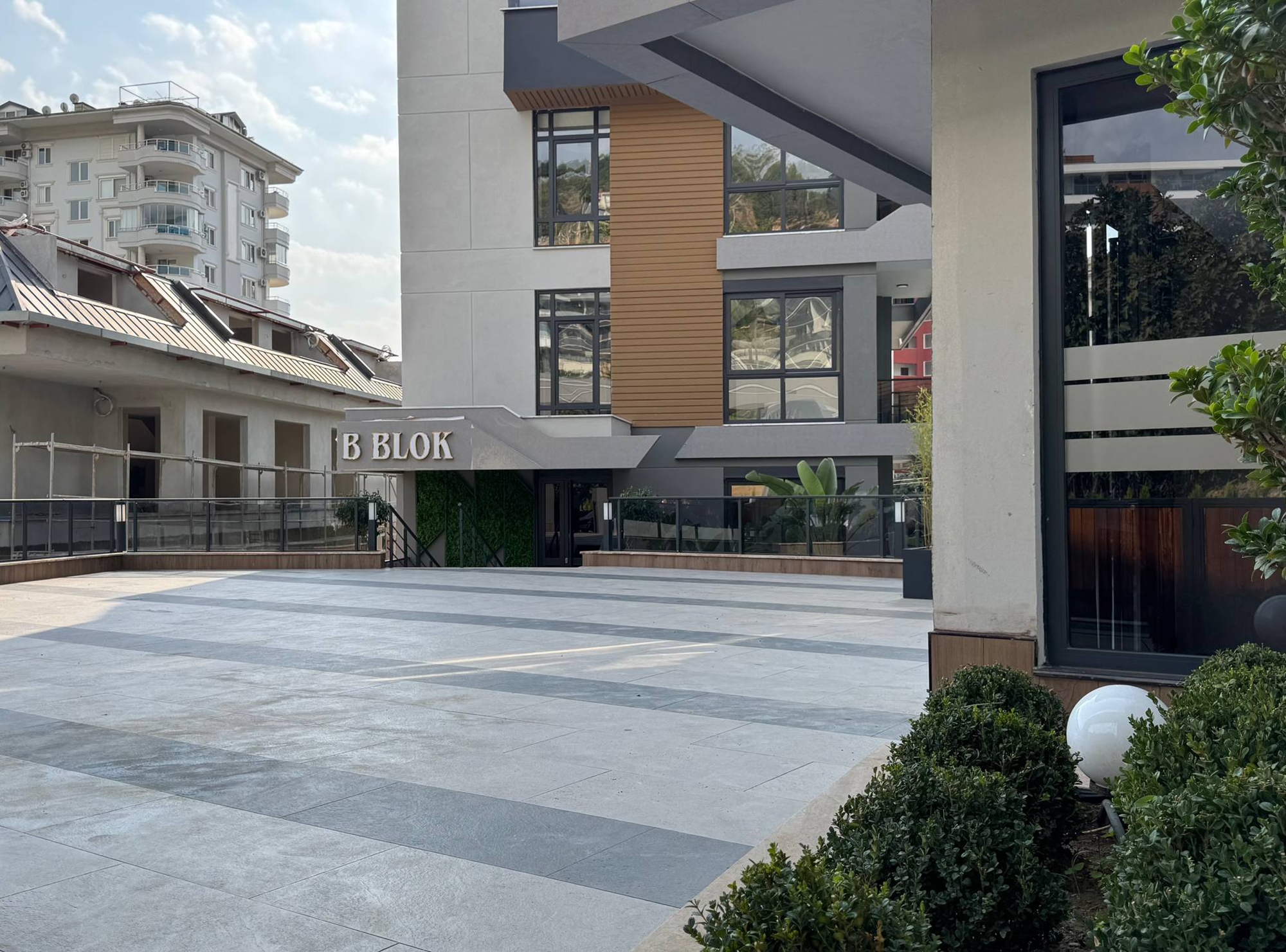 Ylellinen 2+1 huoneisto meri- ja vuorinäköalalla Alanyassa