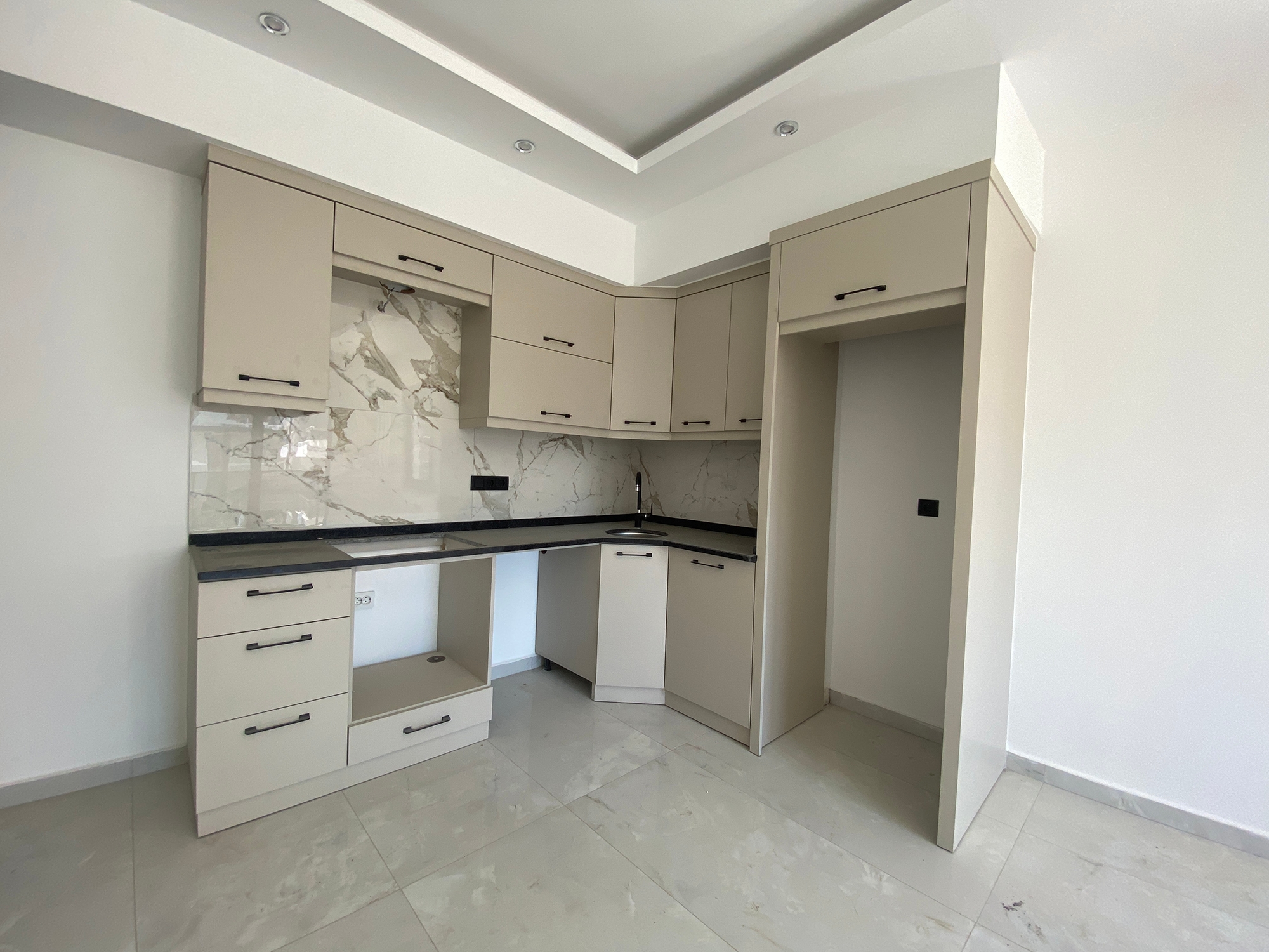 Modern 1+1 Apartment with Mountain View, Alanya - Oba
