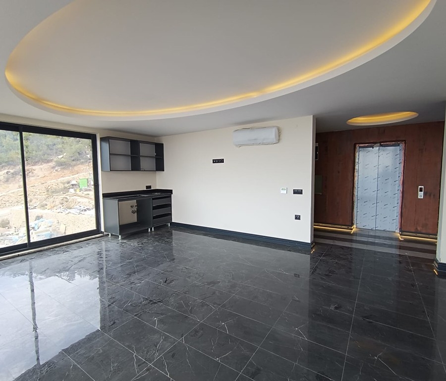 Ylellinen 4+1 huvila meri- ja linnoitusnäköalalla, Alanya Tepe