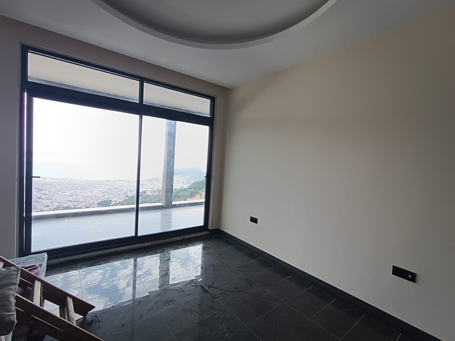 Ylellinen 4+1 huvila meri- ja linnoitusnäköalalla, Alanya Tepe