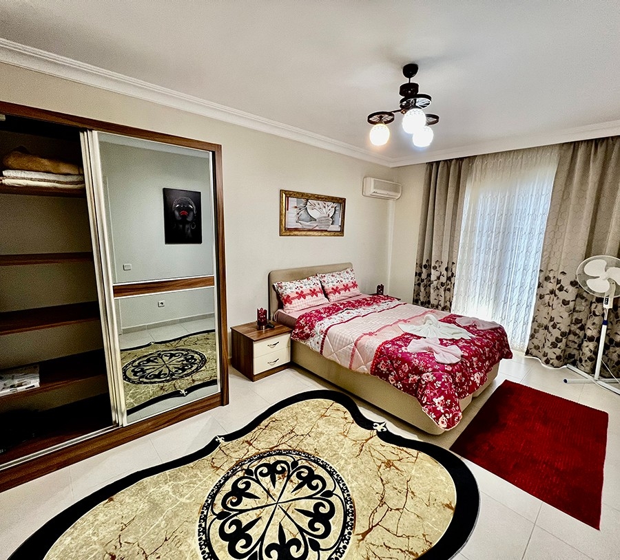 Castle and Mountain Views 2+1 Apartment in Mahmutlar, Alanya