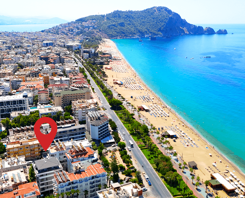 Luxury 1+1 Apartment with Castle and Mountain Views in Alanya Center