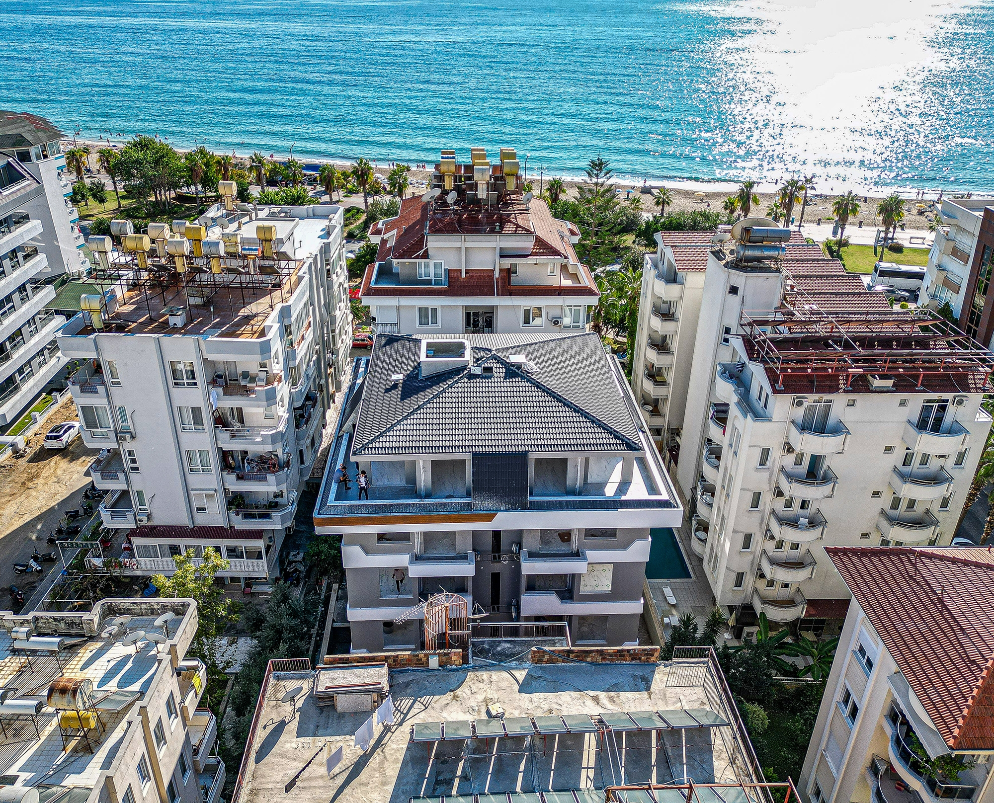 Luxury 1+1 Apartment with Castle and Mountain Views in Alanya Center