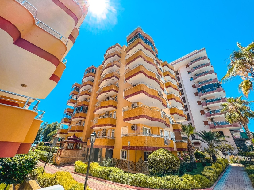 Lovely furnished 2-bedroom apartment with a sea view in Mamhutlar