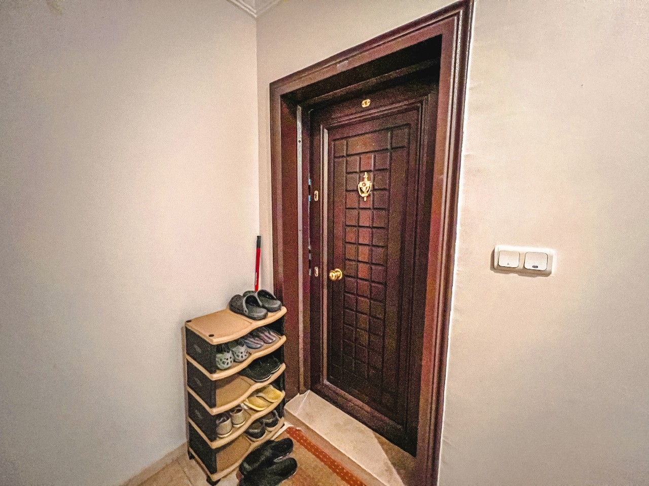 Lovely furnished 2-bedroom apartment with a sea view in Mamhutlar