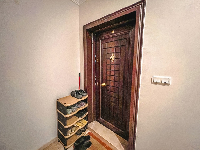 Lovely furnished 2-bedroom apartment with a sea view in Mamhutlar