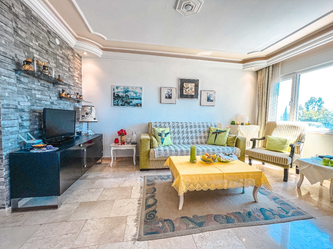 Lovely furnished 2-bedroom apartment with a sea view in Mamhutlar