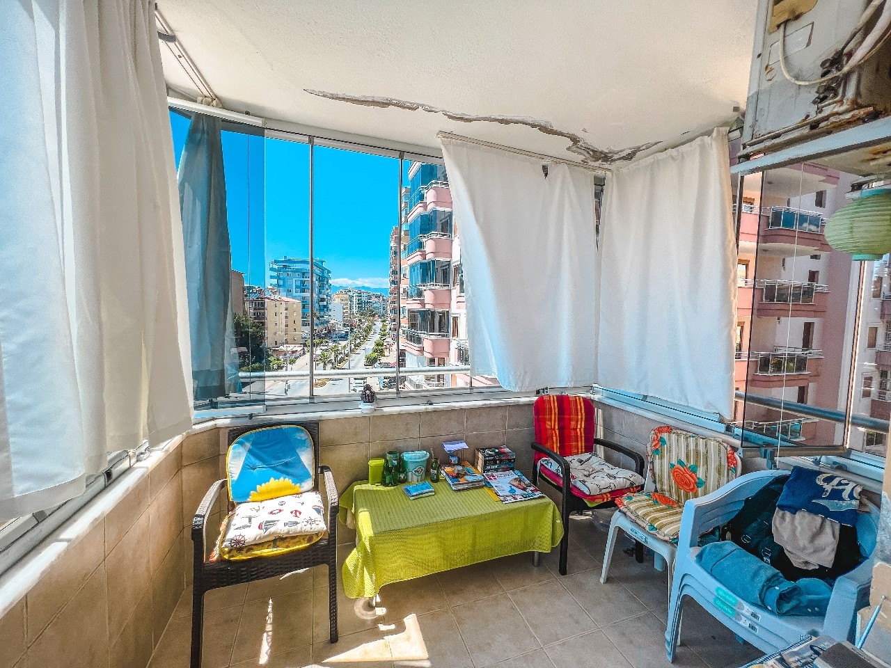 Lovely furnished 2-bedroom apartment with a sea view in Mamhutlar