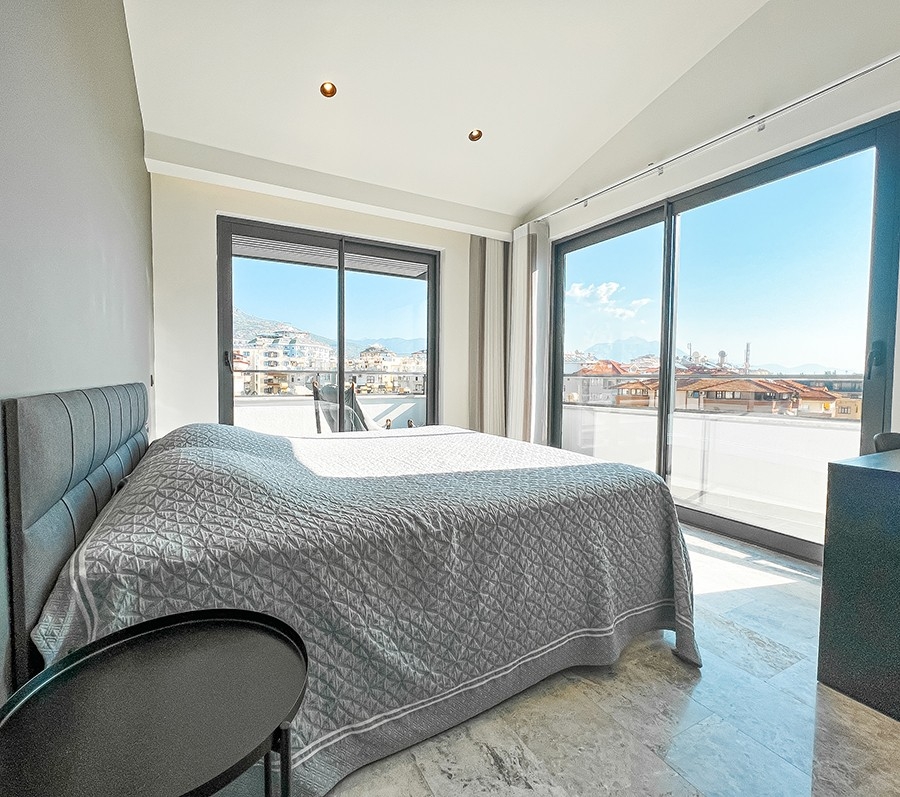 Luxuriöses 2+1 Penthouse mit Burg- und Bergblick, Alanya Zentrum