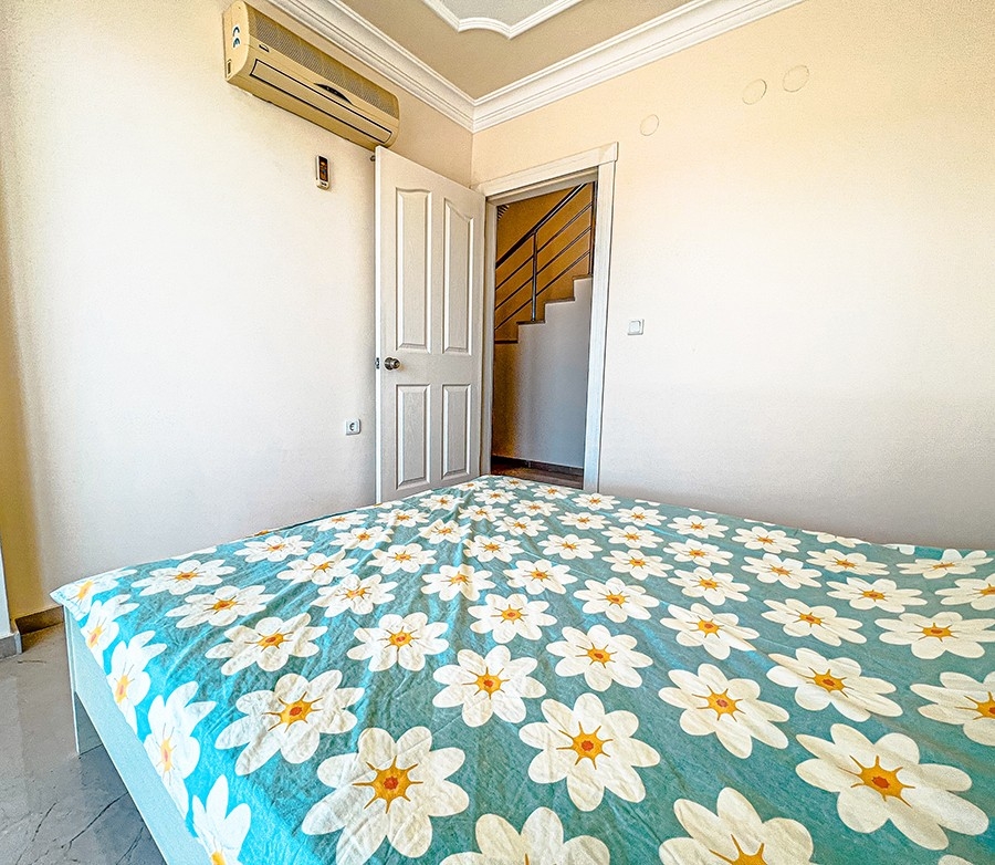 4+1 Penthouse med Hav- og Bjergudsigt i Alanya, Mahmutlar