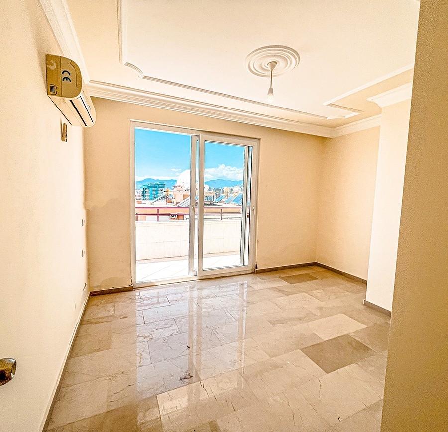 4+1 Penthouse med Hav- og Bjergudsigt i Alanya, Mahmutlar