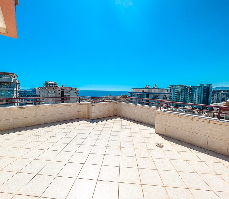 4+1 Penthouse med Hav- og Bjergudsigt i Alanya, Mahmutlar