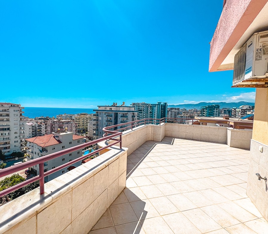 4+1 Penthouse med Hav- og Bjergudsigt i Alanya, Mahmutlar