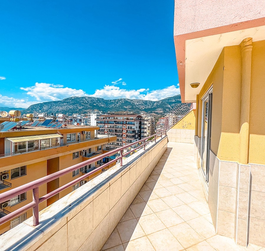 4+1 Penthouse med Hav- og Bjergudsigt i Alanya, Mahmutlar