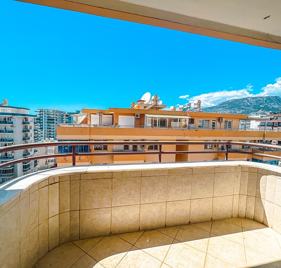 4+1 Penthouse med Hav- og Bjergudsigt i Alanya, Mahmutlar