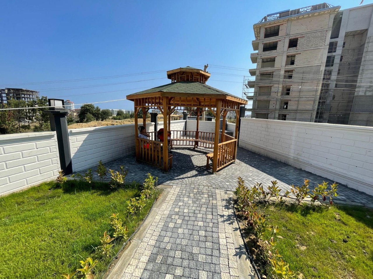 Ylellinen 1+1 puutarhakerrostalo vuorinäköalalla, Alanya - Avsallar