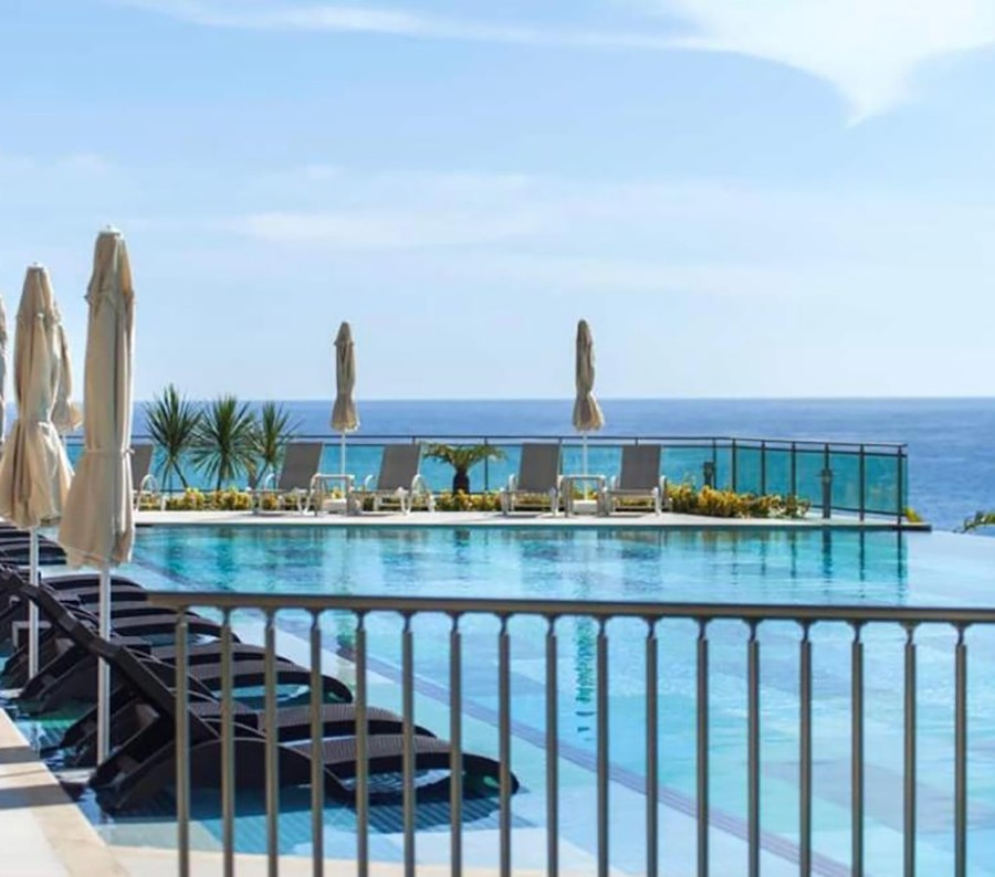 Exlusive apartment on the beachfront in Kargicak, Alanya