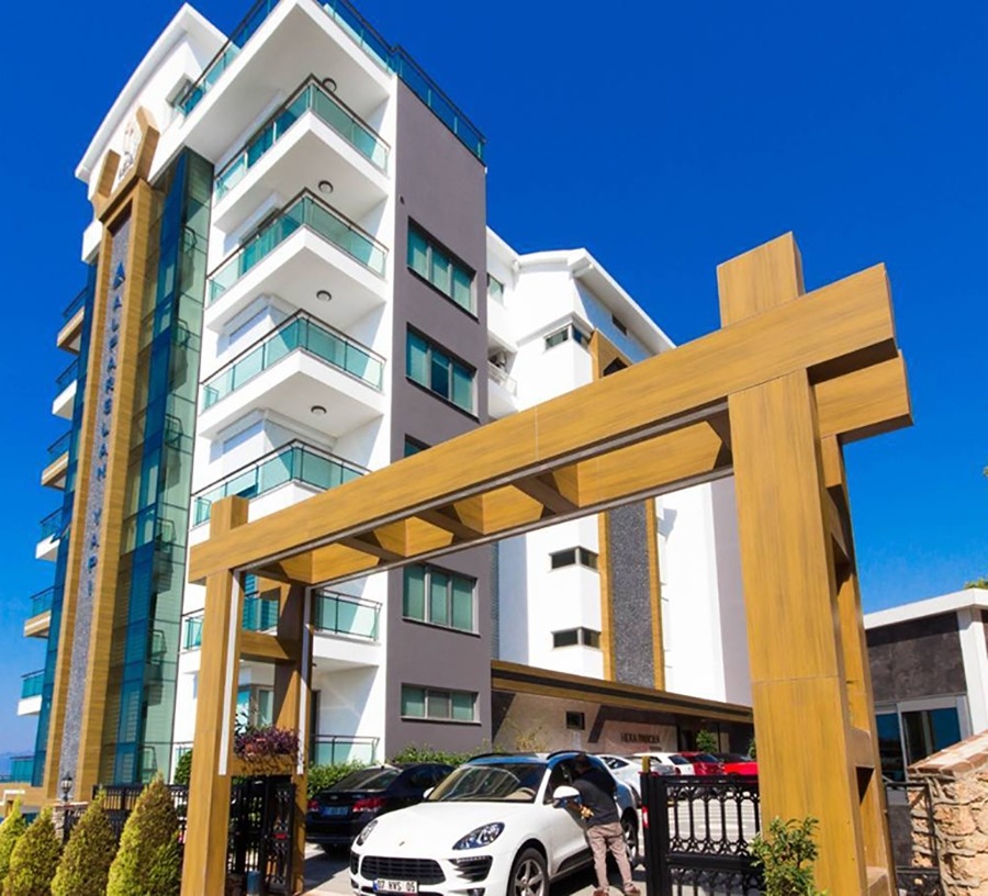 Exlusive apartment on the beachfront in Kargicak, Alanya