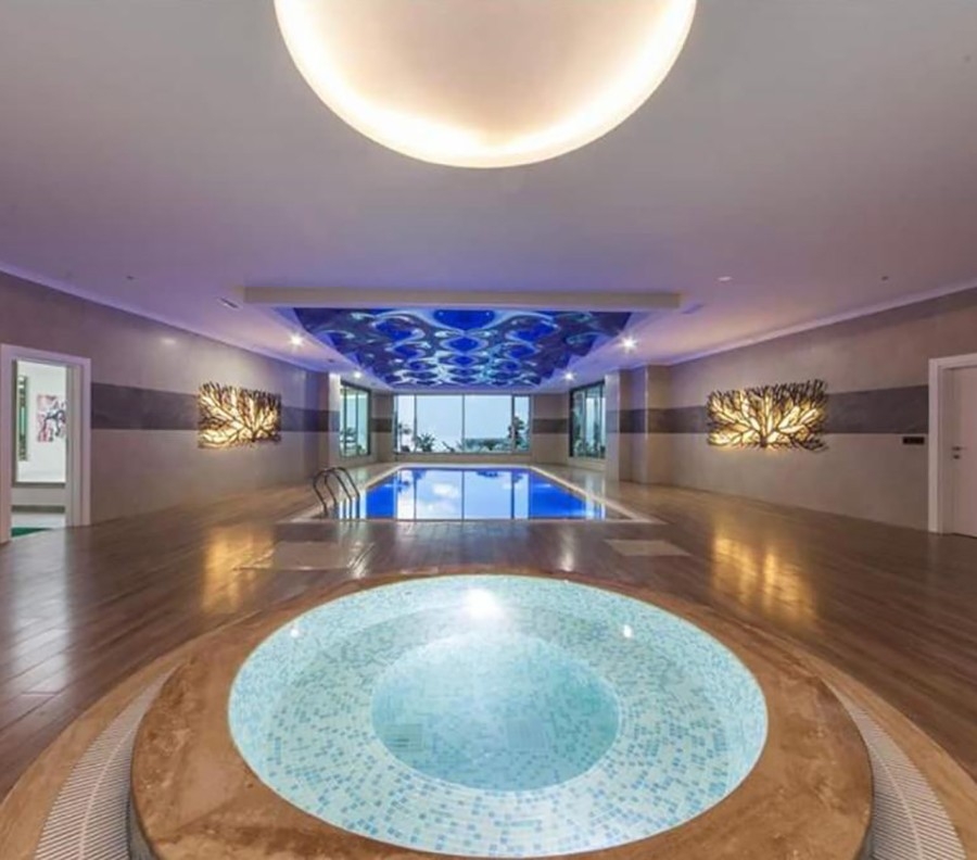 Exlusive apartment on the beachfront in Kargicak, Alanya