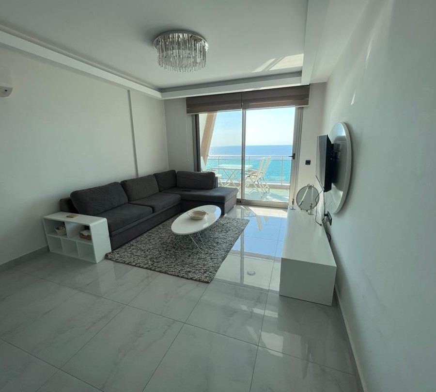 Exlusive apartment on the beachfront in Kargicak, Alanya
