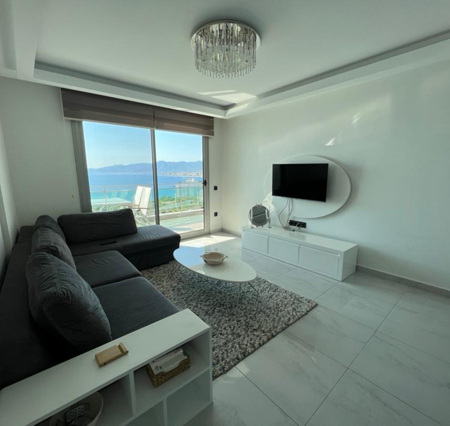 Exlusive apartment on the beachfront in Kargicak, Alanya