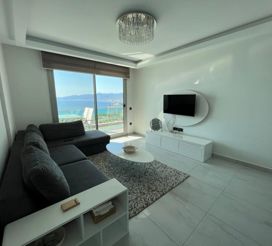 Exlusive apartment on the beachfront in Kargicak, Alanya