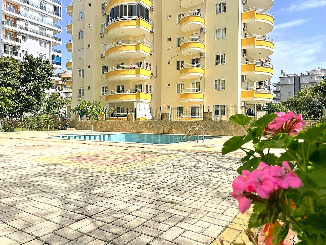 Furnished 2-bedroom apartment 350m from the beach in Mahmutlar