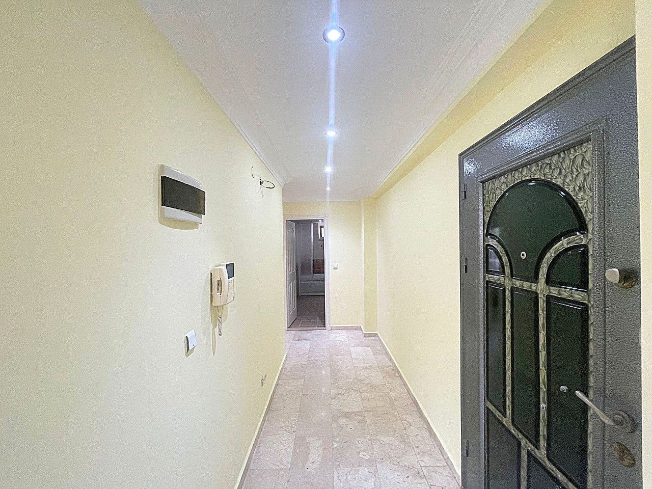 Furnished 2-bedroom apartment 350m from the beach in Mahmutlar