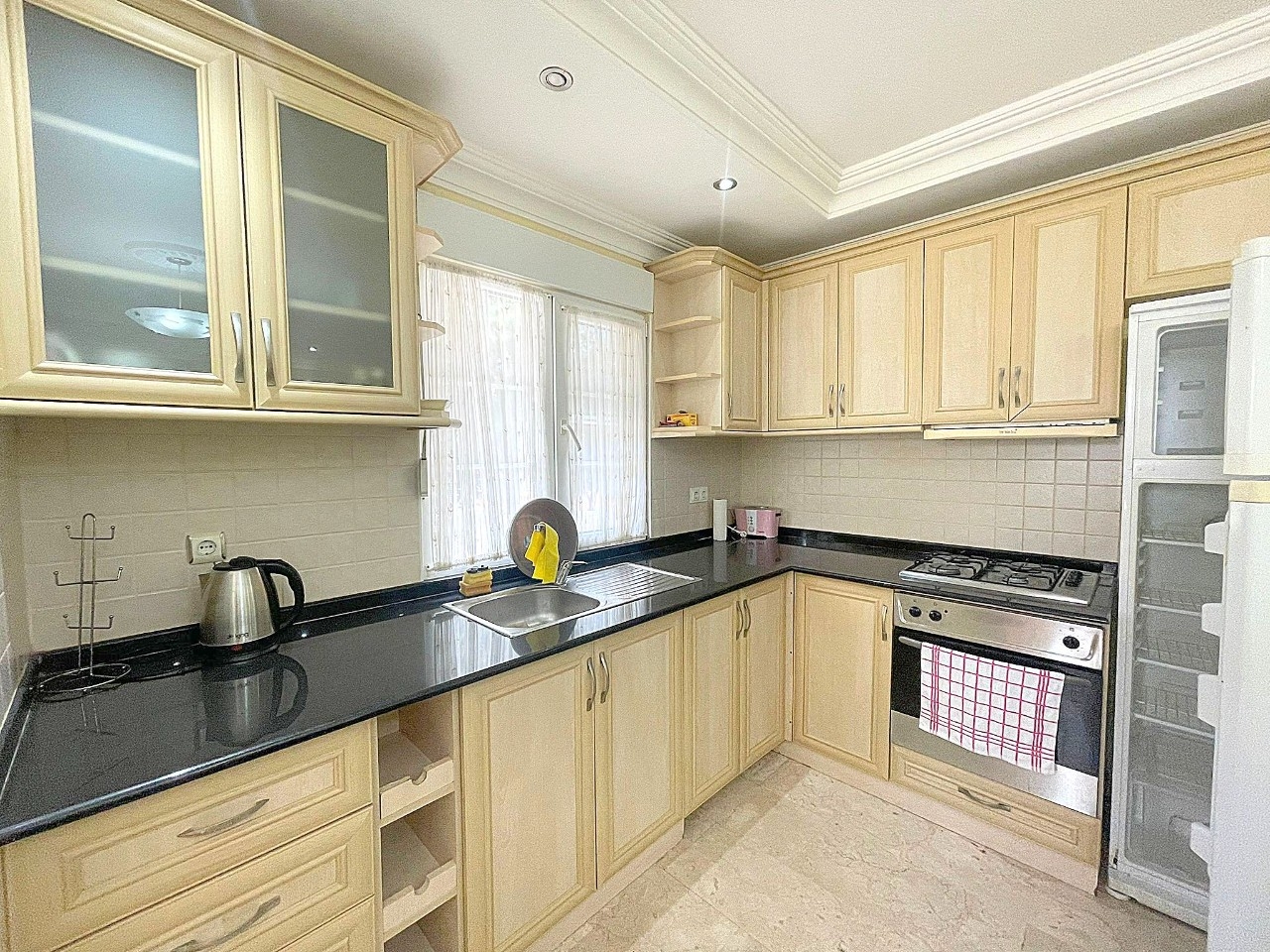 Furnished 2-bedroom apartment 350m from the beach in Mahmutlar