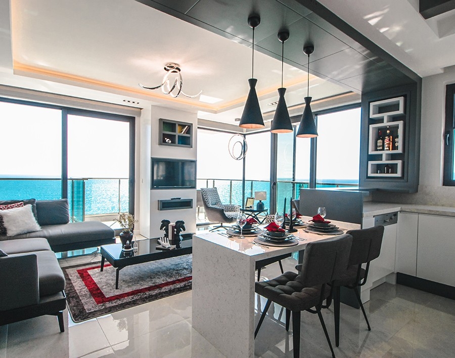 Luxury 2-bedroom beachfront apartment in Mahmutlar