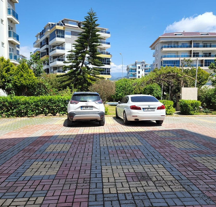 Furnished 3+1 luxury apartment right by the sea in Alanya