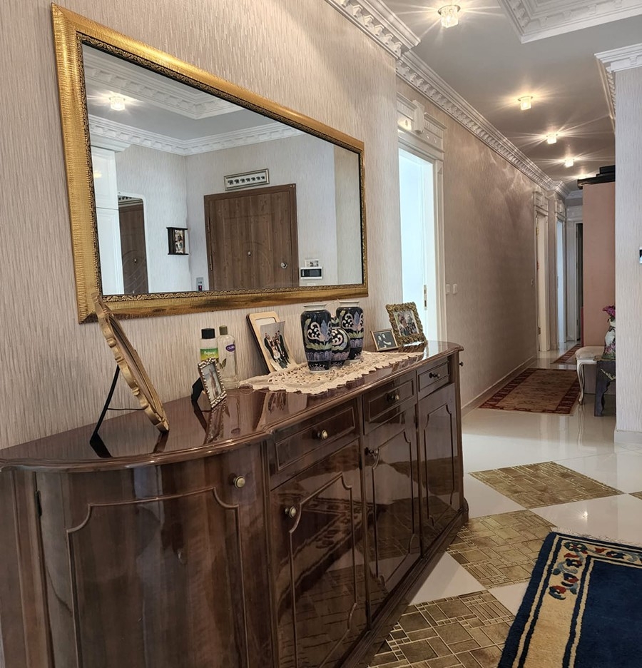 Furnished 3+1 luxury apartment right by the sea in Alanya
