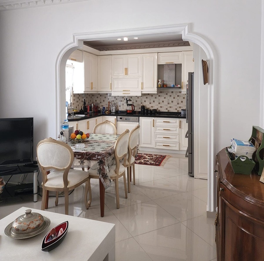 Furnished 3+1 luxury apartment right by the sea in Alanya