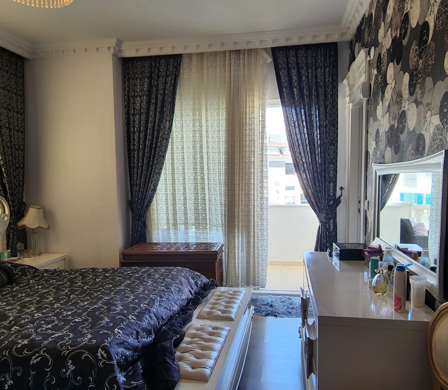 Furnished 3+1 luxury apartment right by the sea in Alanya