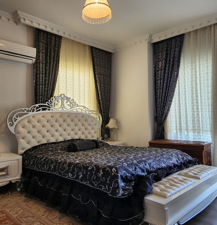 Furnished 3+1 luxury apartment right by the sea in Alanya