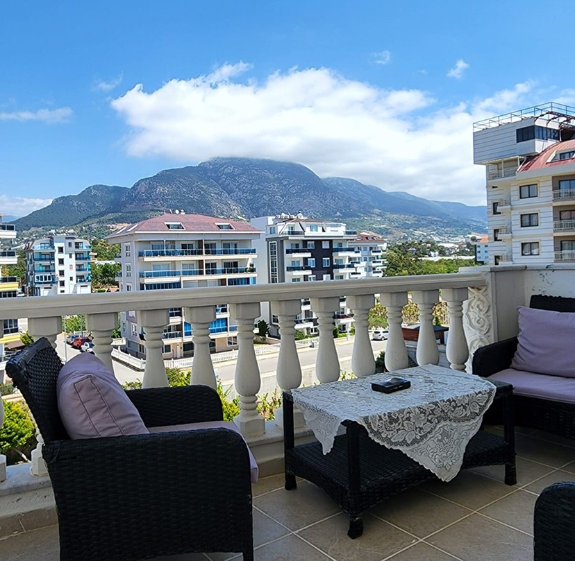Furnished 3+1 luxury apartment right by the sea in Alanya