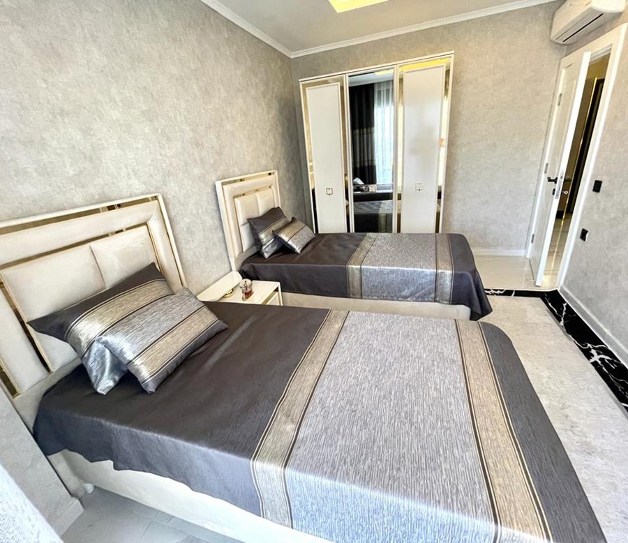 Luxury 2+1 Garden Floor with Mountain View, Alanya - Oba