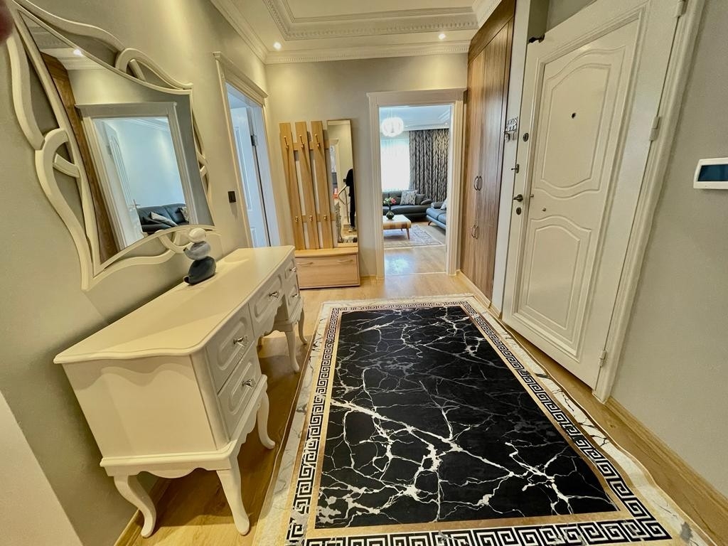 Romslig 3+1 Penthouse med Fjellutsikt i Alanya - Oba