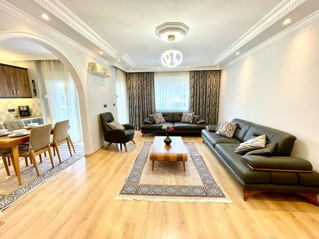 Romslig 3+1 Penthouse med Fjellutsikt i Alanya - Oba