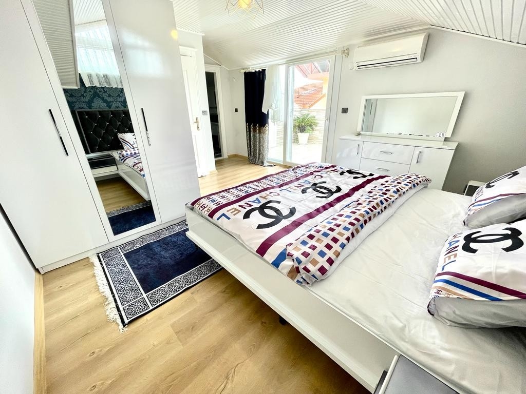 Romslig 3+1 Penthouse med Fjellutsikt i Alanya - Oba