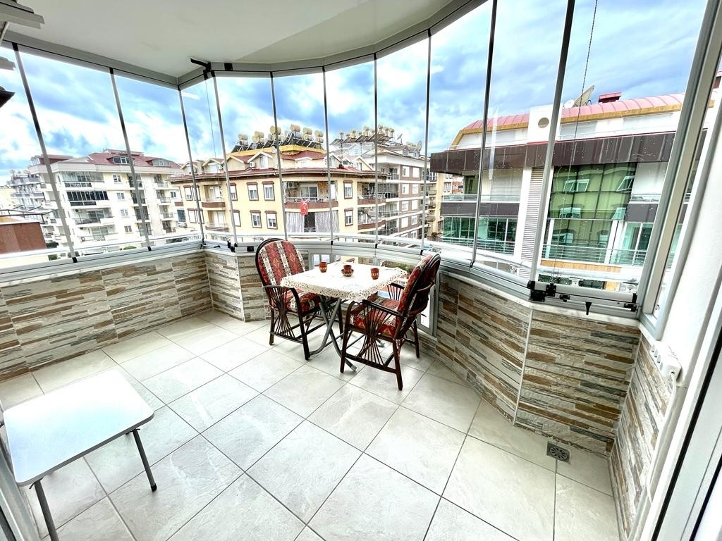 Romslig 3+1 Penthouse med Fjellutsikt i Alanya - Oba