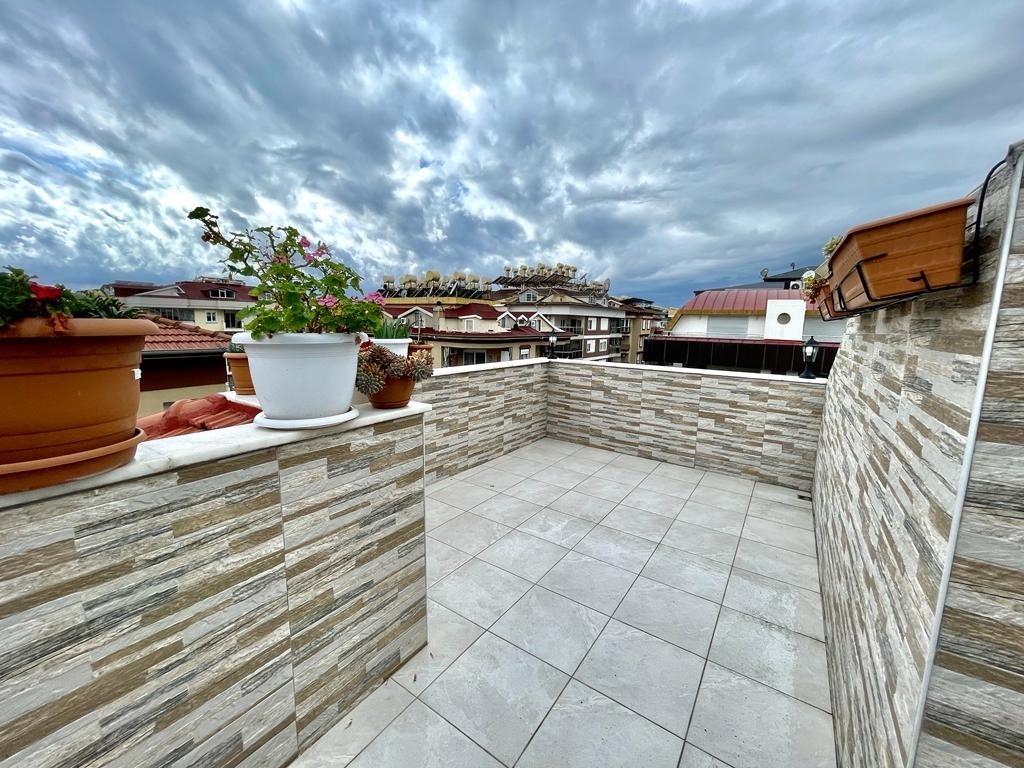 Romslig 3+1 Penthouse med Fjellutsikt i Alanya - Oba