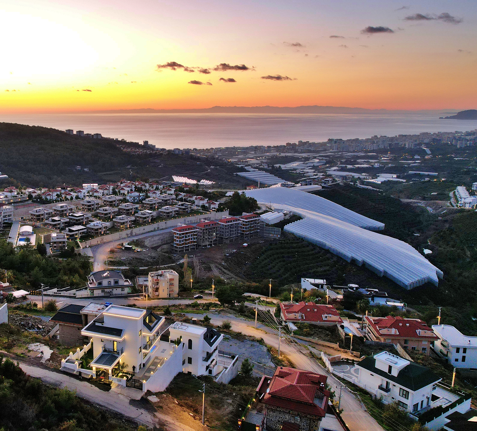 Luxuriöse 4+1 Villa mit atemberaubendem Blick in Kargicak, Alanya